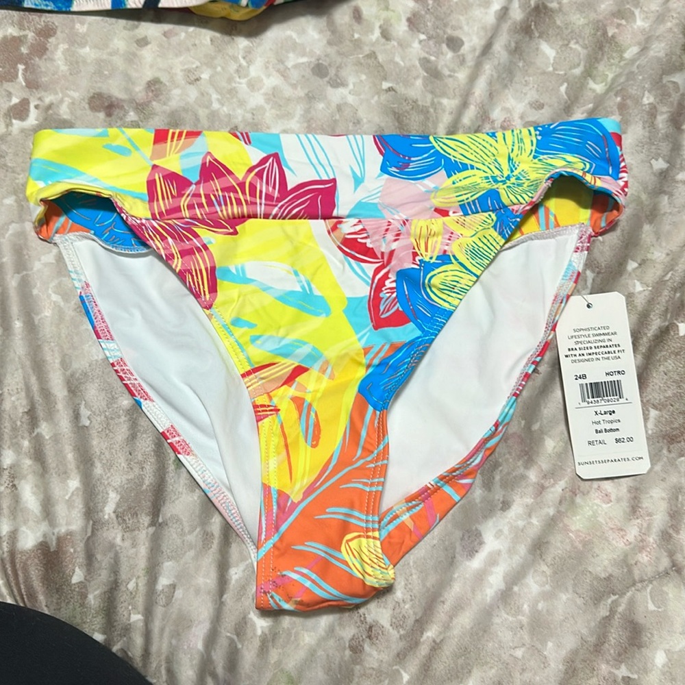 Nwt sunset swim bottom